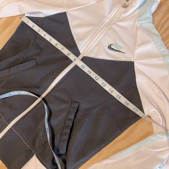 Nike zip up jacket workout athletic white greynavy teal stripe on left arm small - Picture 7 of 8